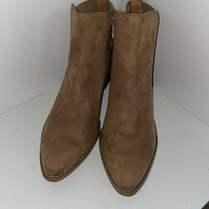 Tan Pointy Ankle Booties Heeled